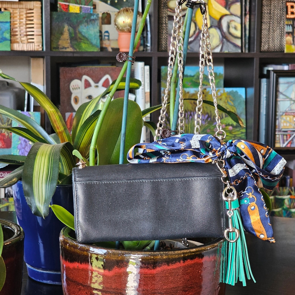 Gucci Black Leather Continental Wallet W/Crossbody Chain, Twilly, & Charm Added - Picture 10 of 16